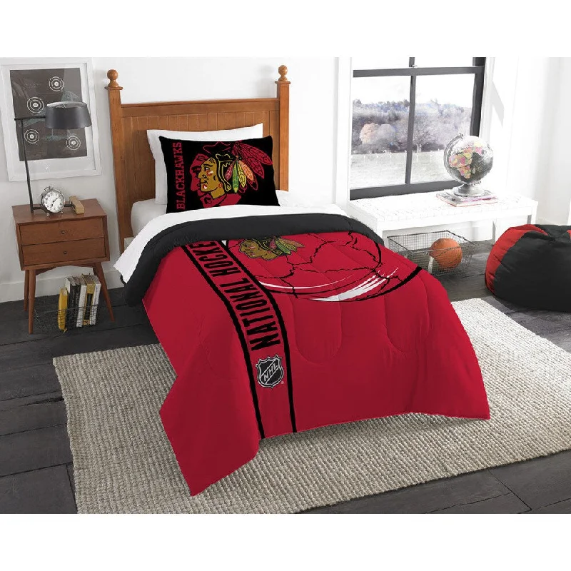 Duck down comforters with a softer feel and good warmth retentionThe Northwest Company Official NHL Chicago Blackhawks Twin Applique 2-piece Comforter Set - Red/Black Duck down comforters with a softer feel and good warmth retentionThe Northwest Company Official NHL Chicago Blackhawks Twin Applique 2-piece Comforter Set - Red/Black