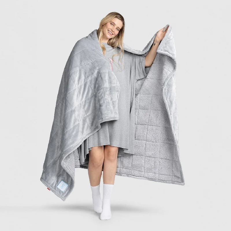 Fleece blankets for a cozy and plush textureLight Grey