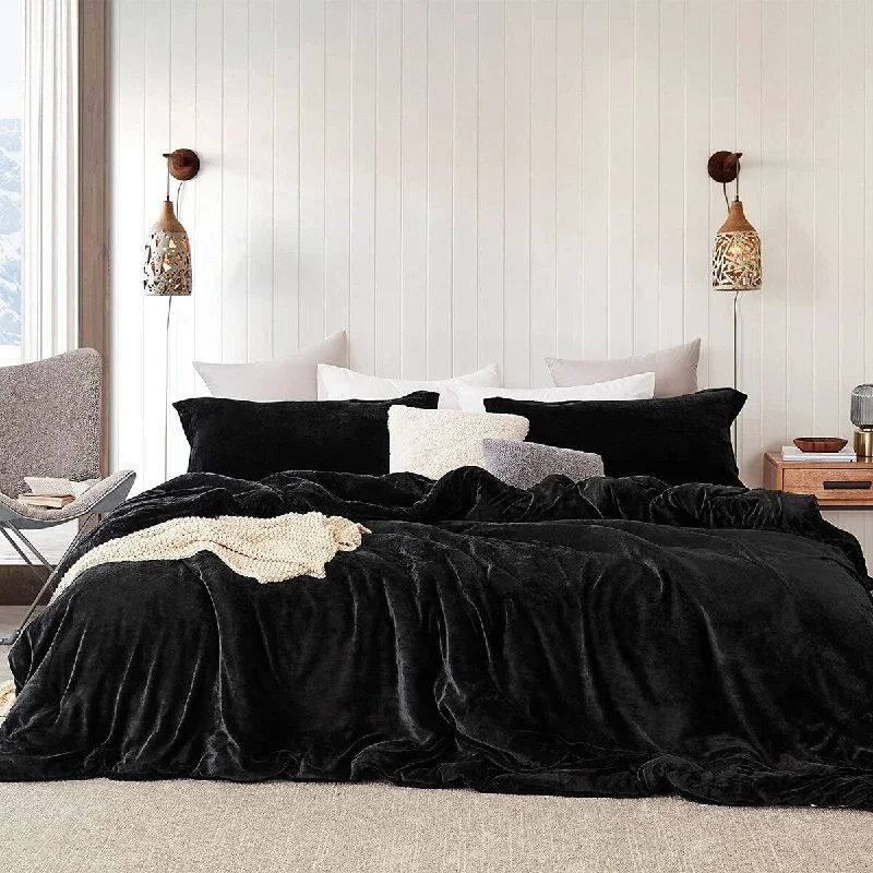 Wool - filled comforters with natural moisture - wicking and temperature - regulating featuresThe Original Plush - Coma Inducer® Oversized Comforter Set - Black Wool - filled comforters with natural moisture - wicking and temperature - regulating featuresThe Original Plush - Coma Inducer® Oversized Comforter Set - Black