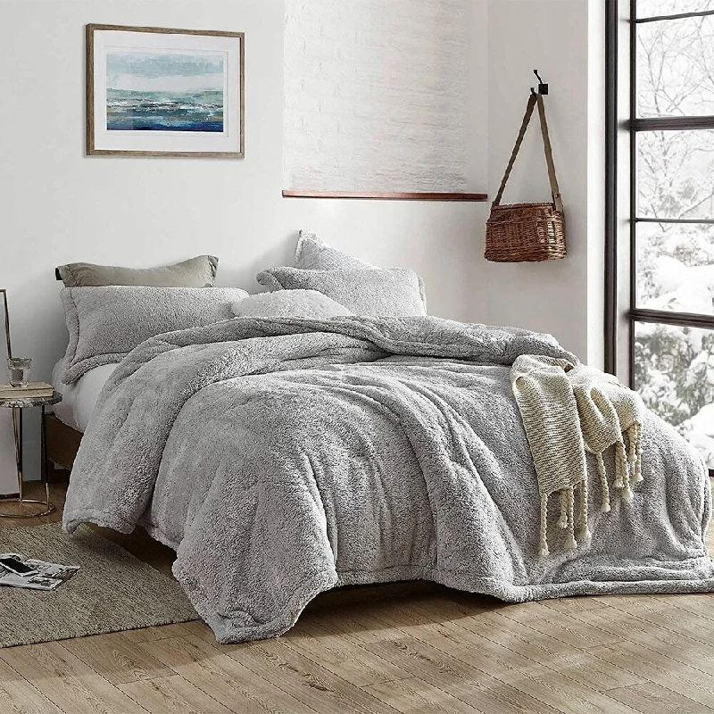 Latex - filled comforters with a bouncy texture and good supportThe Original Plush - Coma Inducer® Oversized Comforter - Silver Stone Latex - filled comforters with a bouncy texture and good supportThe Original Plush - Coma Inducer® Oversized Comforter - Silver Stone