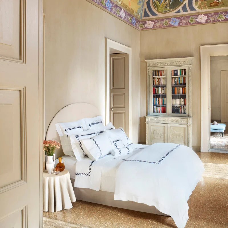 Twin XL duvet covers designed for extra - long twin beds, often used in college dormsTreccia Moderno Bed Linen by Pratesi Twin XL duvet covers designed for extra - long twin beds, often used in college dormsTreccia Moderno Bed Linen by Pratesi