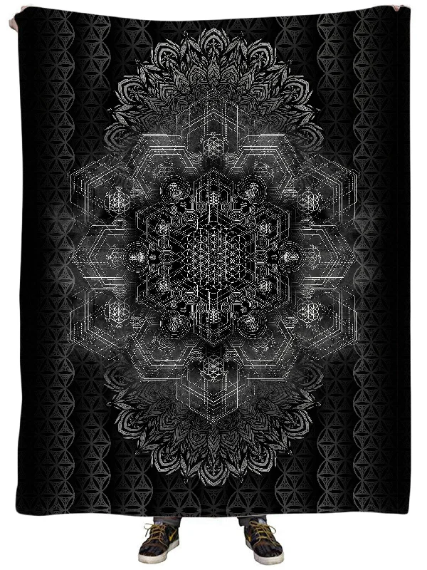 Cotton blankets for breathability and a lightweight feelUnveiling The Grid Plush Blanket Cotton blankets for breathability and a lightweight feelUnveiling The Grid Plush Blanket