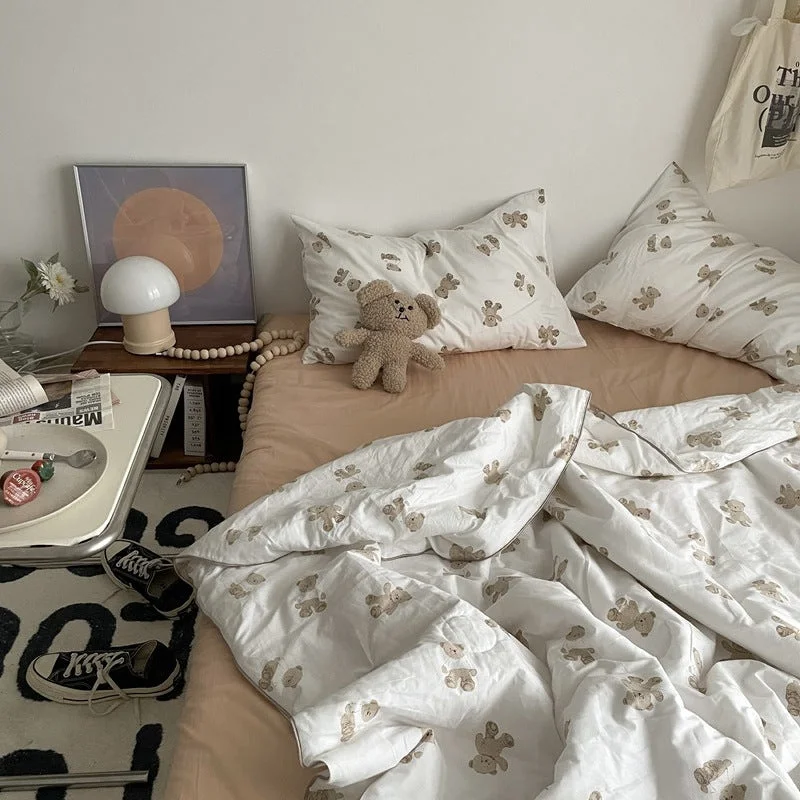 Acrylic blankets for a soft and affordable alternativeVintage Inspired White Teddy Blanket Acrylic blankets for a soft and affordable alternativeVintage Inspired White Teddy Blanket