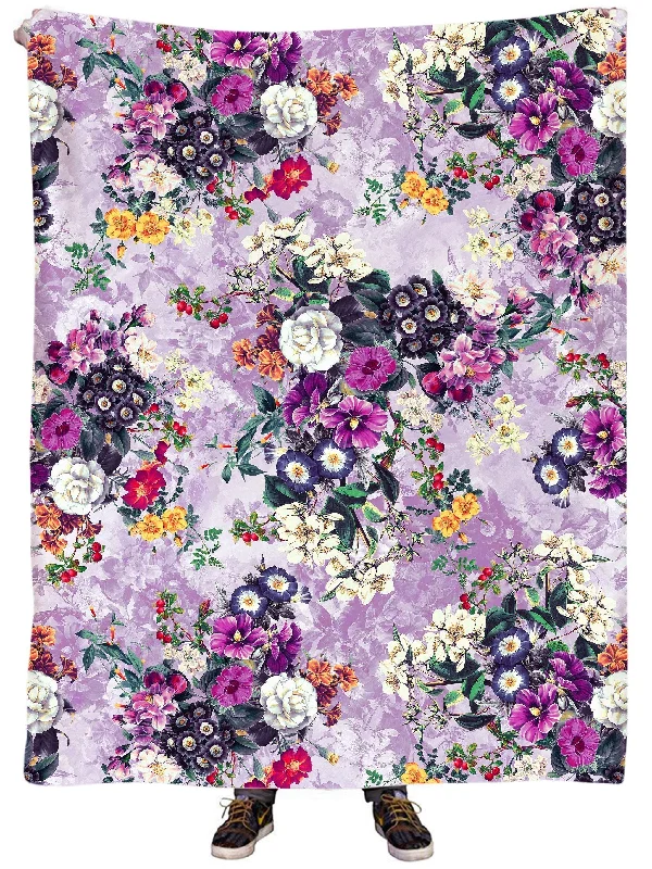 Silk blankets with a smooth and elegant touchViolets Plush Blanket
