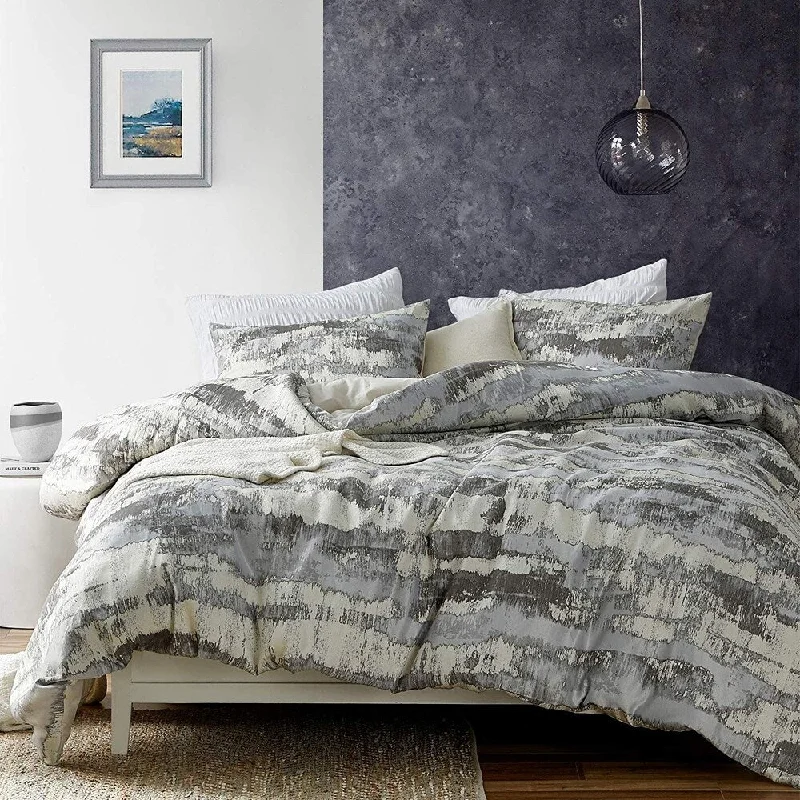 Duck down comforters with a softer feel and good warmth retentionWatercourse Oversized Comforter Duck down comforters with a softer feel and good warmth retentionWatercourse Oversized Comforter