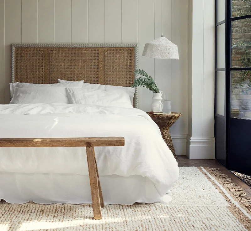 Paisley - printed duvet covers for an exotic and elegant appearanceWhite Linen Blend Duvet Cover Paisley - printed duvet covers for an exotic and elegant appearanceWhite Linen Blend Duvet Cover
