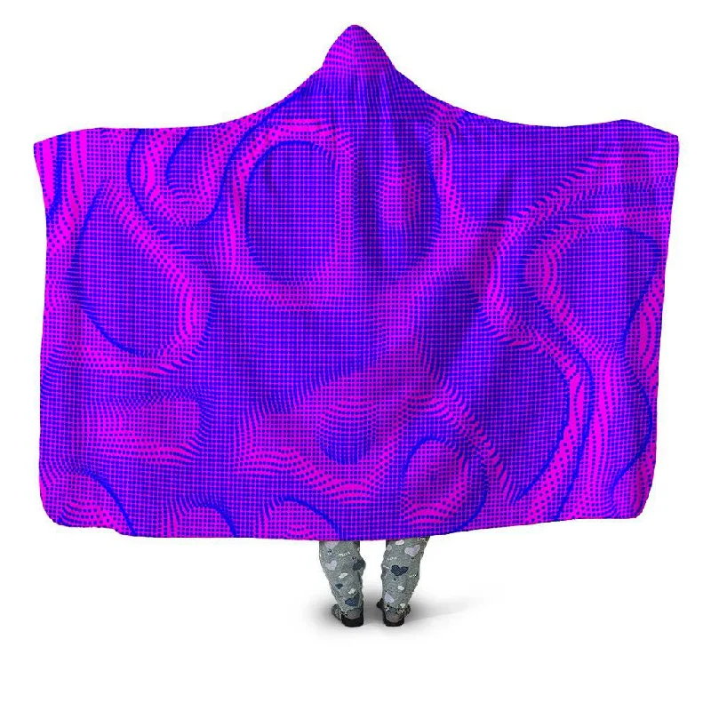 Cashmere blankets for ultimate softness and luxuryWild Berry Halftone Hooded Blanket Cashmere blankets for ultimate softness and luxuryWild Berry Halftone Hooded Blanket