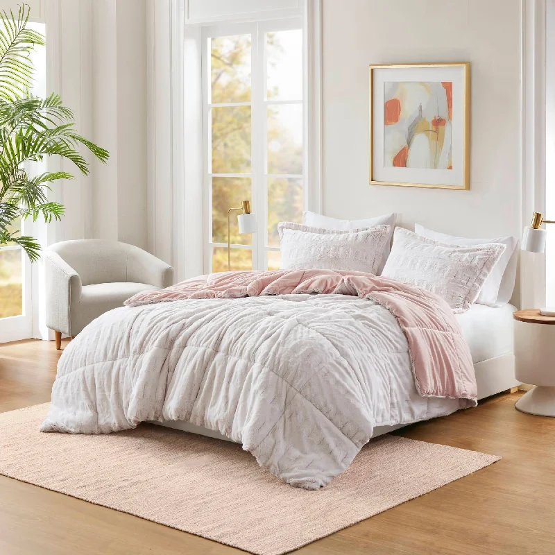 Wool - filled comforters with natural moisture - wicking and temperature - regulating featuresBack Print Long Fur Comforter Set Wool - filled comforters with natural moisture - wicking and temperature - regulating featuresBack Print Long Fur Comforter Set